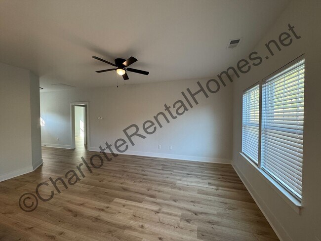 Foto del edificio - Modern New Build in Gastonia – 3BR/2BA with fenced yard