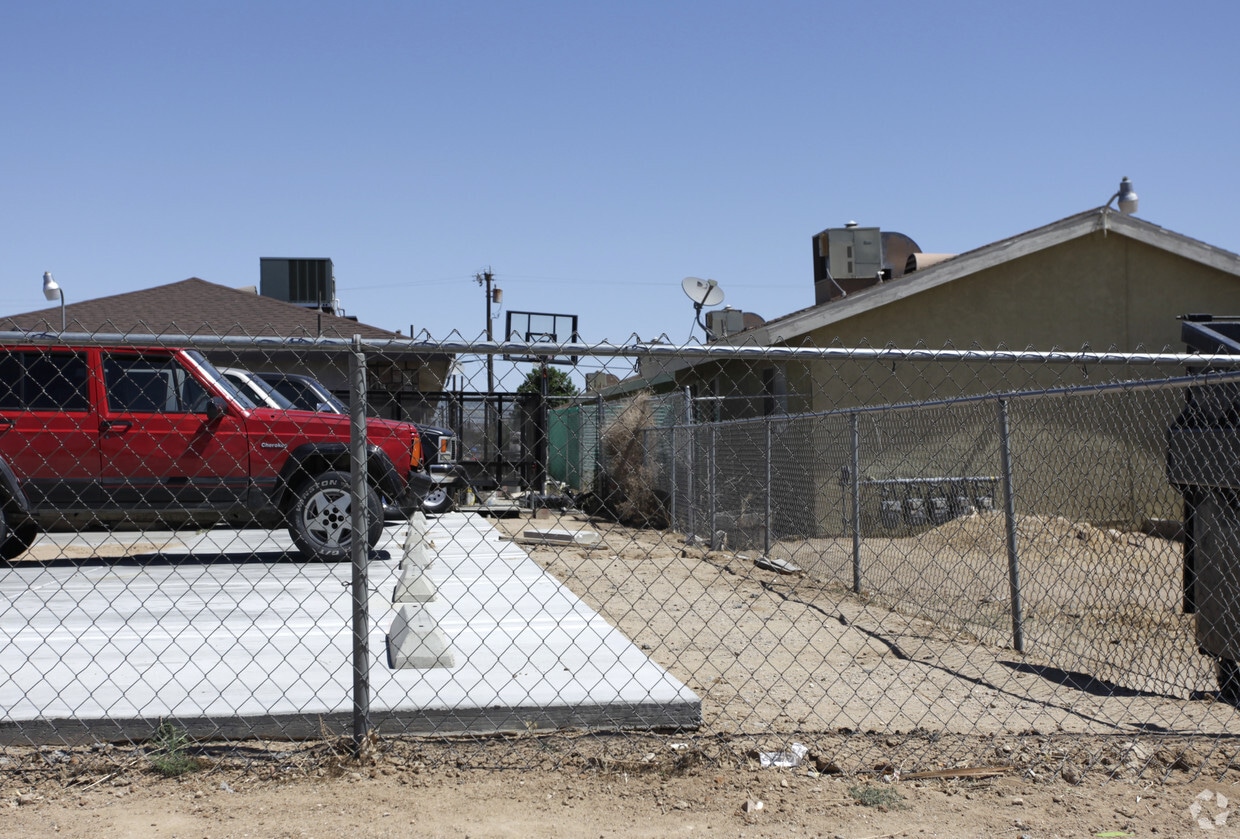 Building Photo - 15418 Outer Bear Valley Rd