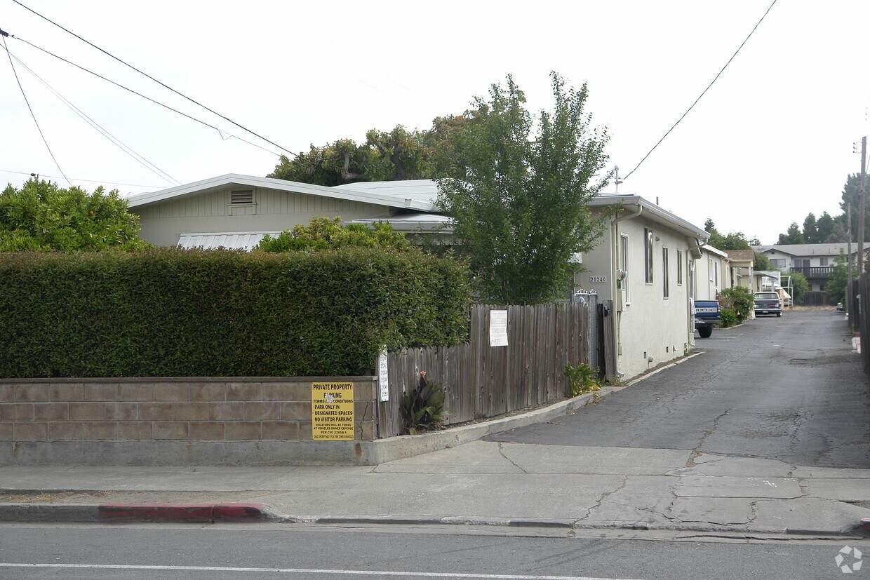 Foto principal - 21240-21252 Meekland Ave