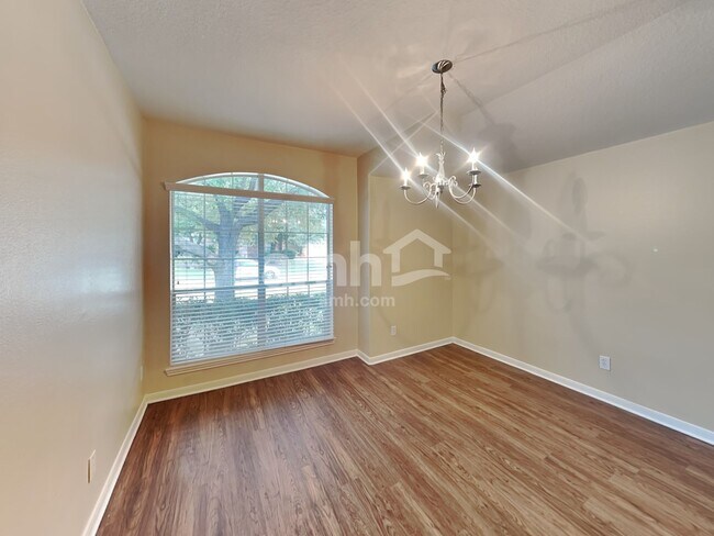 Foto del edificio - 23511 Hidden Maple Dr