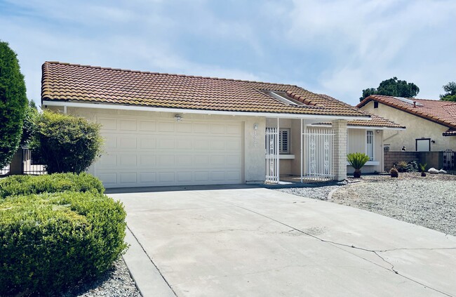 Building Photo - 1825 Silver Oak Way