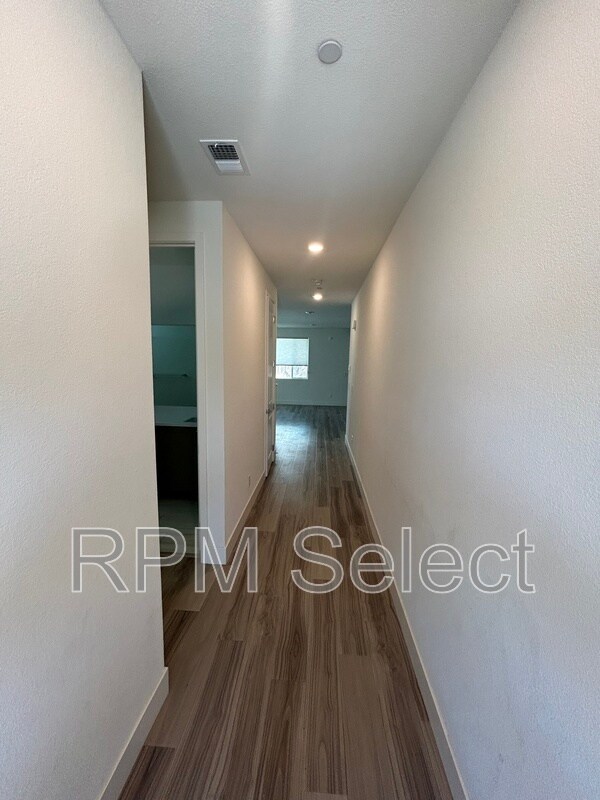 Foto del edificio - 5762 Caprice Ct