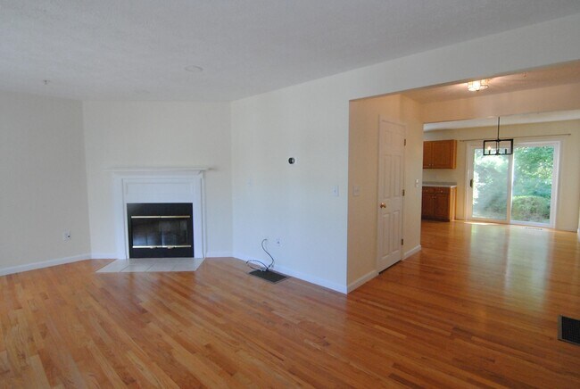 Foto del edificio - 68 Georgetown Dr