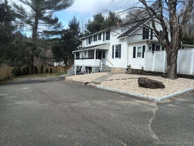 Building Photo - 39 Calhoun St