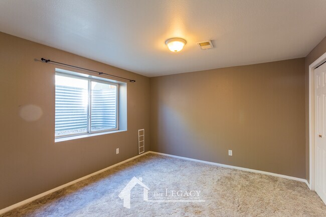 Foto del edificio - 1736 S Oak St