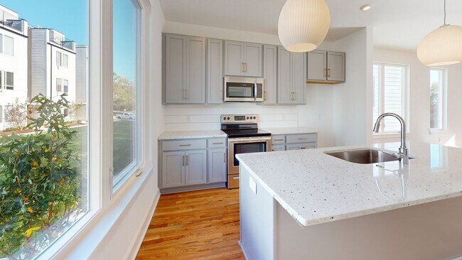 Building Photo - Nashville 3 Bedroom