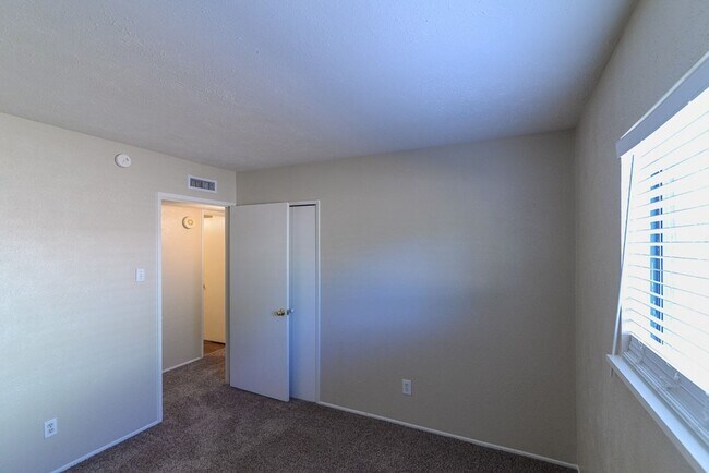 Foto del edificio - You do not want to miss out on this Plano home!