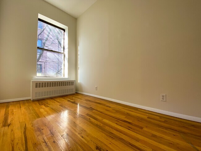 Foto del edificio - 203 W 82nd St