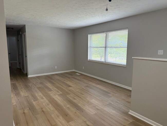 Building Photo - Renovated Rocky Hill Home