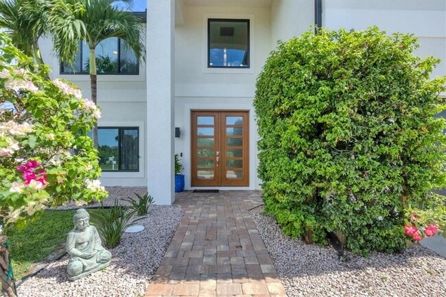Building Photo - 15530 Aqua Cir