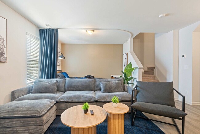 Building Photo - 219 Socket St