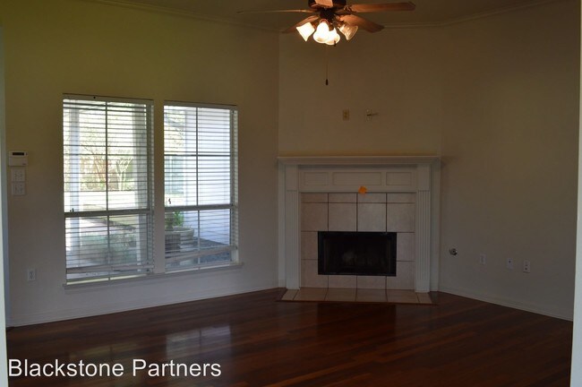 Building Photo - 3 br, 2 bath House - 38290 Graystone AVe