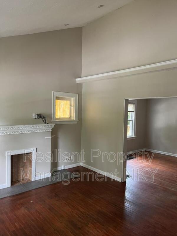 Building Photo - 3802 Tracy Ave