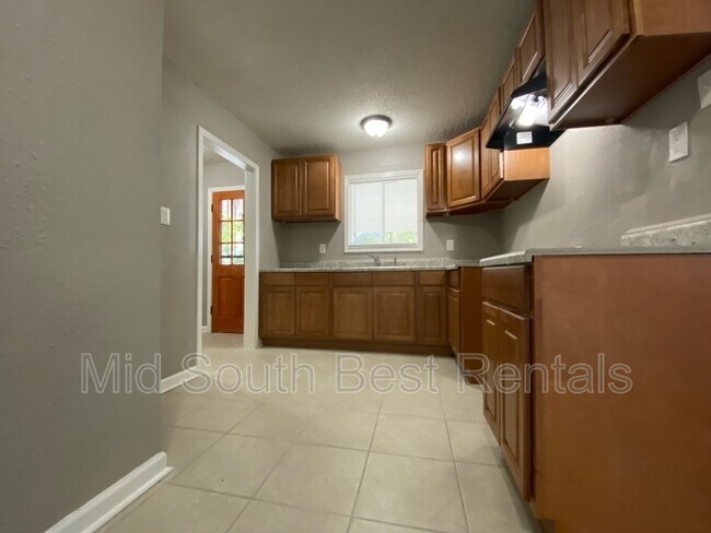Building Photo - 4230 Falcon Dr