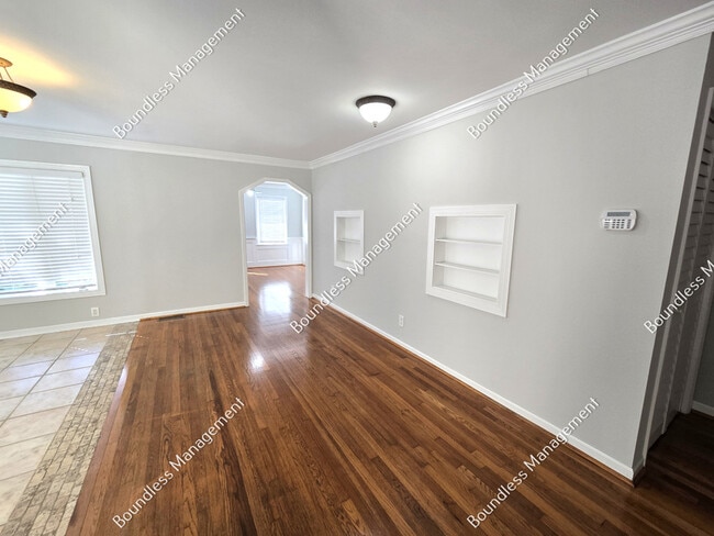 Foto del edificio - 1376 Normandy Dr NE