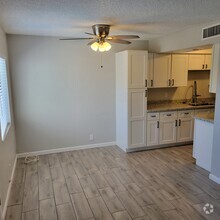 Building Photo - 286 W Palomino Dr