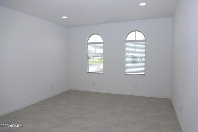 Foto del edificio - 9316 W Sells Dr