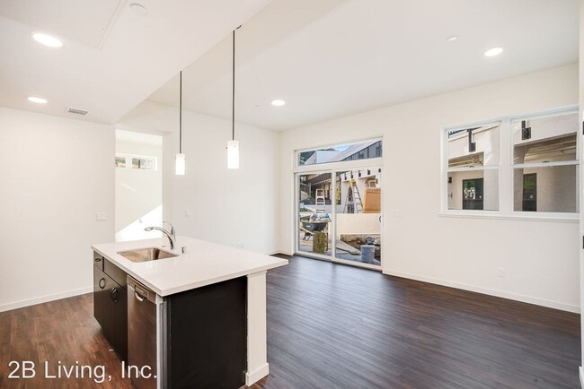 Foto del edificio - 4690 Tompkins Ave