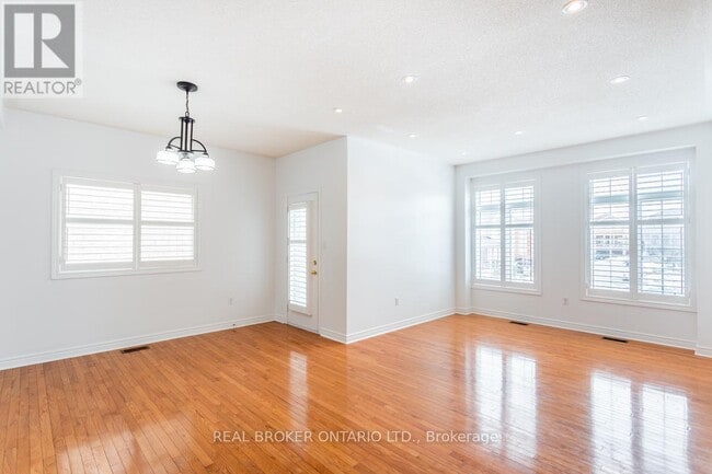 Photo du bâtiment - 120 Boom Rd