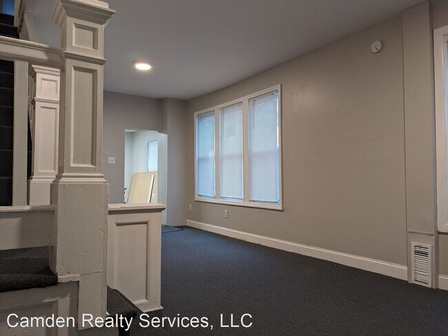 Building Photo - 3 br, 1 bath House - 2725 Garfield Ave