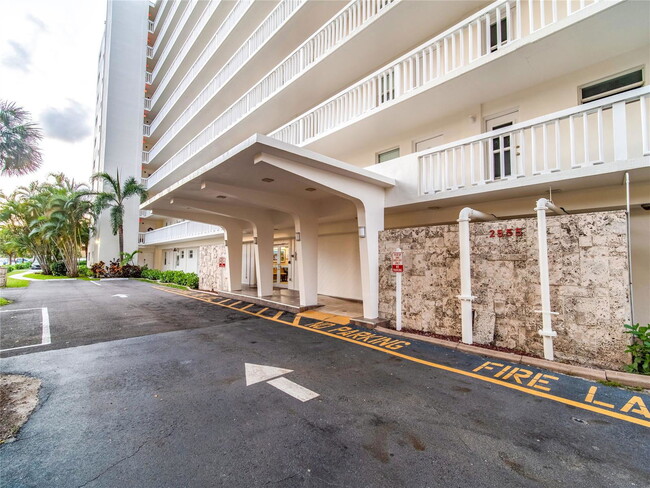 Foto del edificio - 2555 NE 11th St