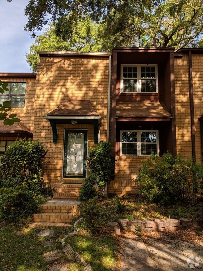 Building Photo - 1818 Larette Dr