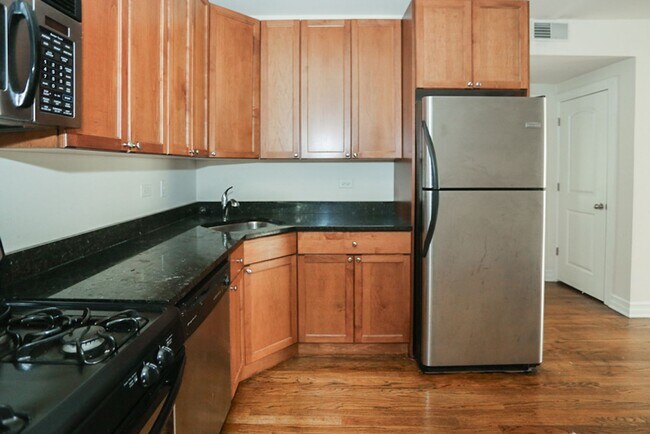 Foto del edificio - 3820 N Sheffield Ave