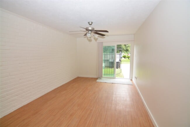 Foto del edificio - 7104 Jetty Ln