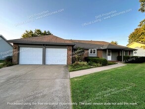 Building Photo - 3417 Ridge Dr