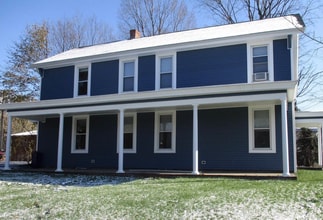 Building Photo - 319 Hoosick St