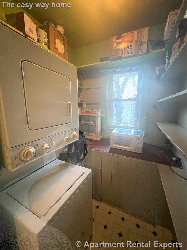 Building Photo - North Cambridge/Davis Square 2BR  - In uni...