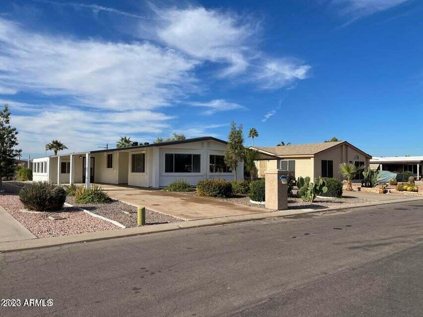 Foto principal - 8930 E Olive Ln N
