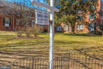 Building Photo - 1811 Key Blvd