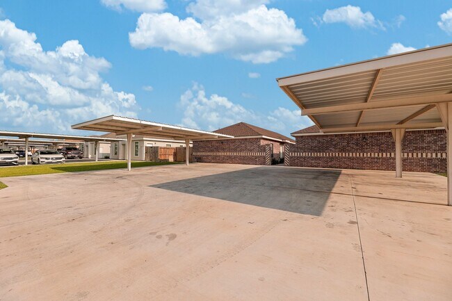 Foto del edificio - SPACIOUS! CONTEMPORARY! LOCATION!