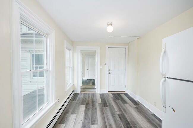 Building Photo - 58 Main Street, Unit 3