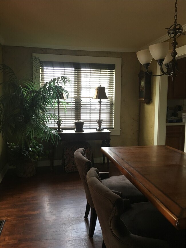 Foto del edificio - 1417 N Addington Ave