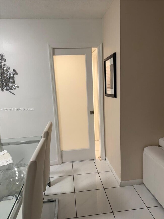 Foto del edificio - 5033 NW 7th St