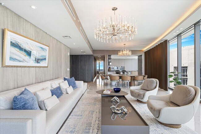 Building Photo - 15701 Collins Ave
