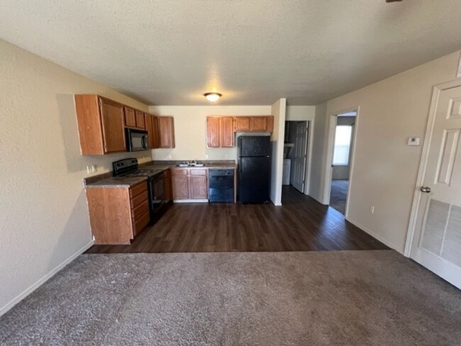 Foto del interior - Better than the next- Colony West