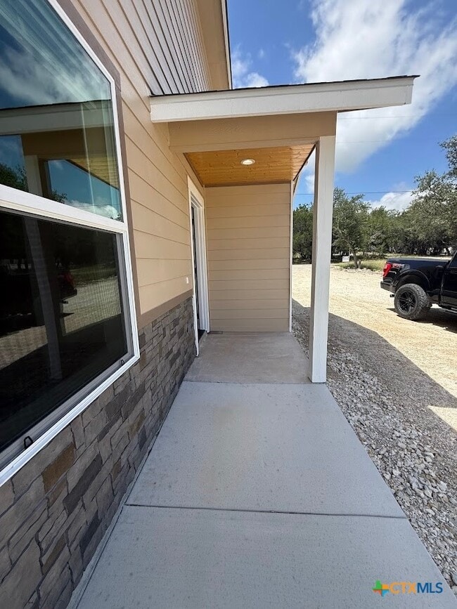 Building Photo - 1008 Makayla Dr