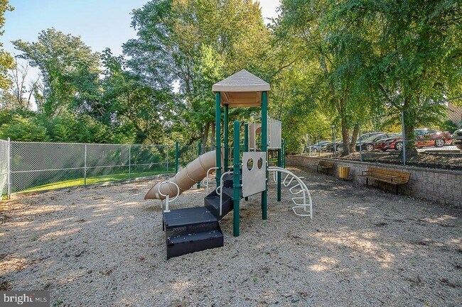 Foto del edificio - 1740 Oakwood Terrace