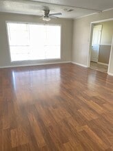 Building Photo - 117 Whispering Pines Loop