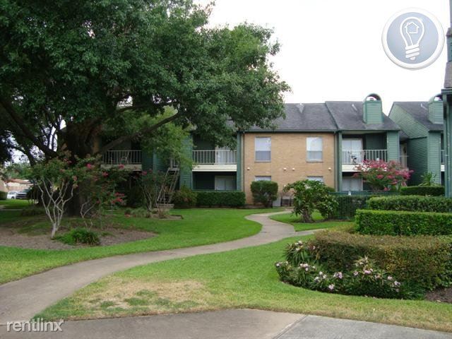 Foto del edificio - 502 E Sam Houston Pky S