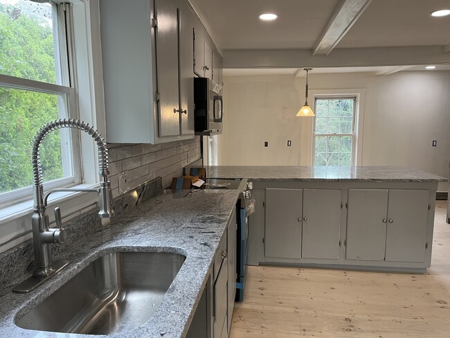 Building Photo - 181 High Rd