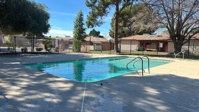 Building Photo - 425 N Lamb Blvd