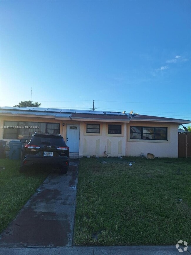 Building Photo - 115 NW 193rd St