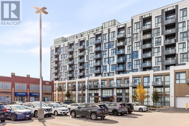 Building Photo - 509 Dundas St W