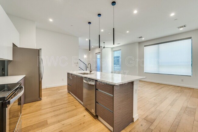 Building Photo - 2711 Kimsey Dr