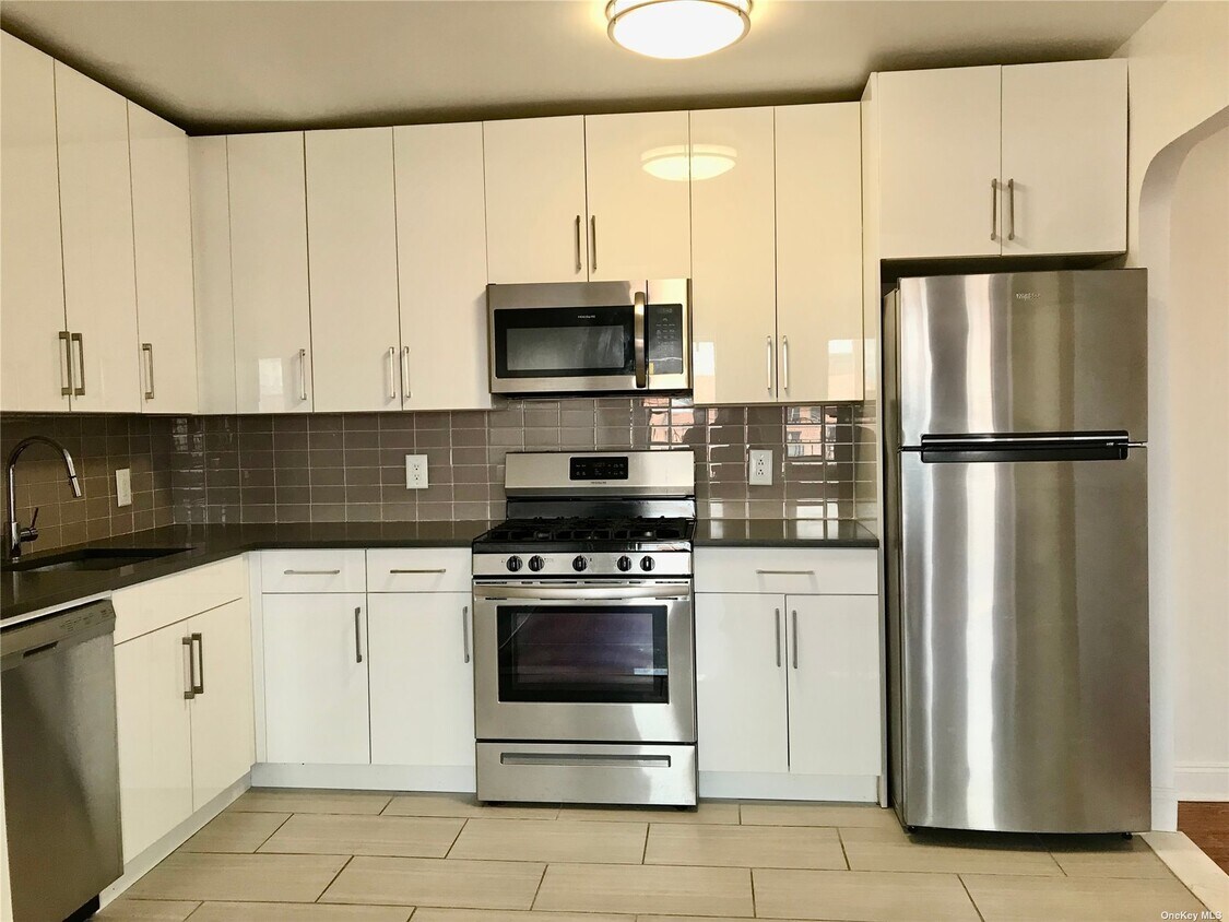 Foto principal - 40-66-66 Ithaca St
