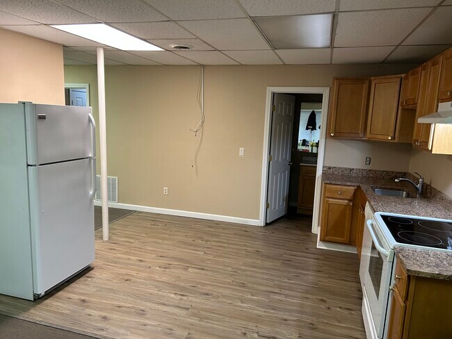 Foto del edificio - 58 Manville Hill Rd